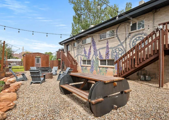 Downtown Cozy Home Base - Purple Sage 7