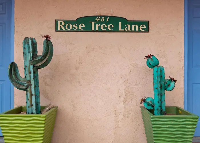 Charming 2 Bedroom Near Downtown - Rose Tree 1